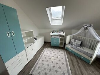 Dětský pokoj KOMPLET postýlka přebalovací pult skříně IKEA