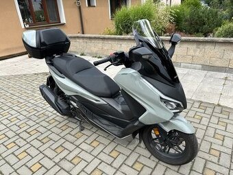 Honda Forza 350