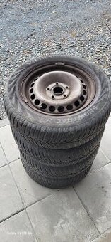 Zimni pneu +disky golf 5 195/65 R15