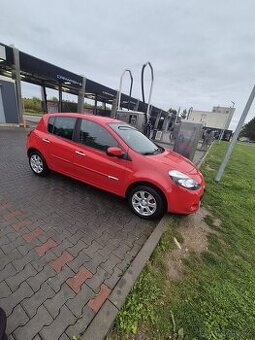 Renault Clio 1.2 benzin .62 756 km. 2011 rok
