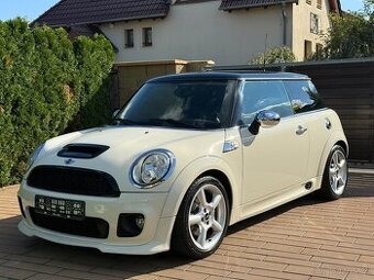 MINI COOPER S 1.6T 135kW AT /1.Maj-2011-102.873km/ R56 SPORT