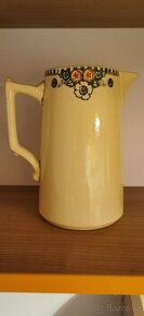 Keramický malovaný džbán Francie