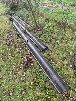 Plechové lakované okapy s háky