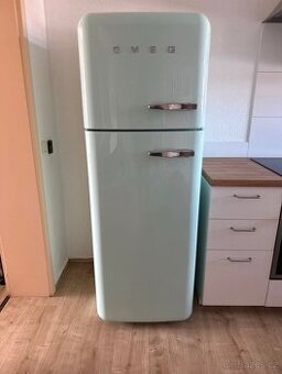 SMEG FAB30 chladnička - levé panty - super stav lednice