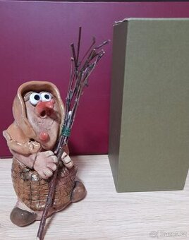 keramicka "ježibaba"