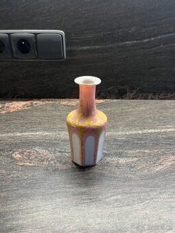 Retro růžová vázička