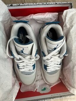Air Jordan 4 Military Blue