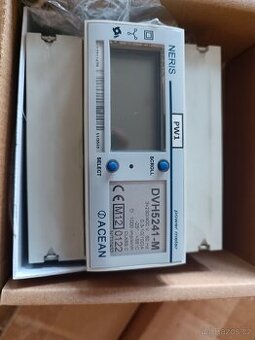 Třífázový elektroměr DIN