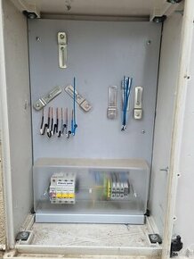 Staveništní rozvaděč (2x230, 2x380) na sloup