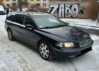 Volvo V70 2.4 D5 120 kW - Náhradní díly