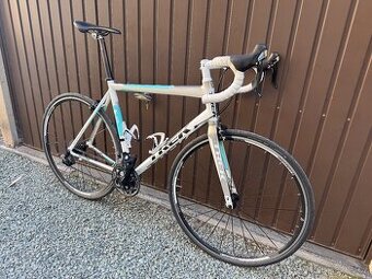 Silniční kolo Trek 2.1