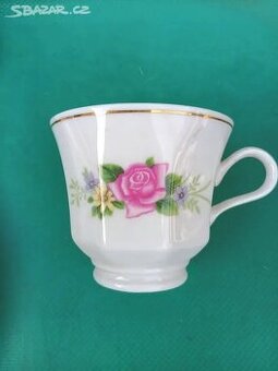 Sada hrnečků s talířky