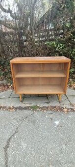 Retro knihovna na nožkách