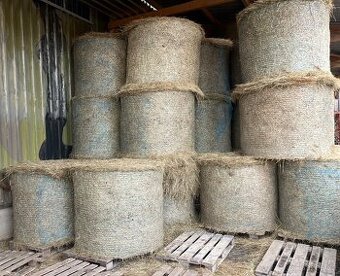 Prodej kulatých balíků sena 130cm