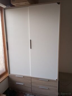 Šatní skříň