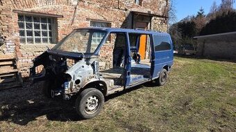 VW T4 Caravelle - karoserie 2 x posuvné dveře.