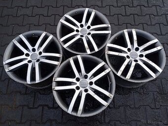 Audi Q7 originální alu kola ve velikosti r20 5x130
