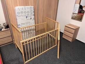 Dřevěná postýlka pro dítě