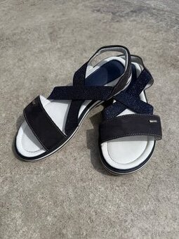 Dívčí sandále čelo kožené vel.34