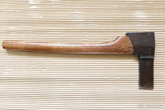 HLAVATKA S TOPŮRKEM