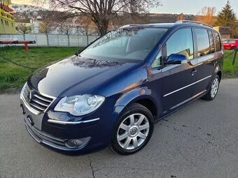 Touran 1.9TDI 77kW Highline 7.míst,tažné,serviska