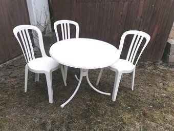 Prodám zahradní nábytek pvc