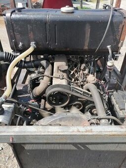 Motor, převodovka a redukční převodovka Mitsubishi L300