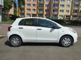 Toyota Yaris 1.0 - levná,hezká