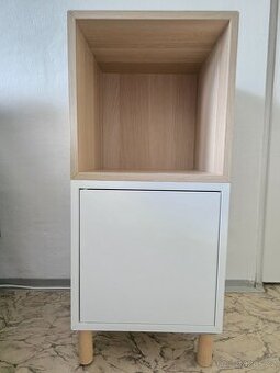 SKŘÍŇKA S PODNOŽÍM