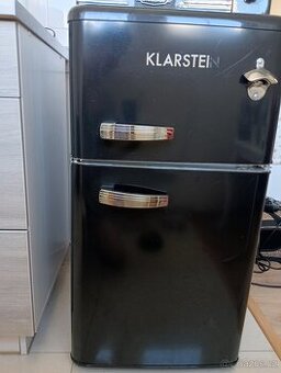 Malá lednice s mrazákem