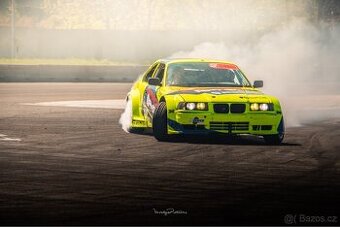 světla e36