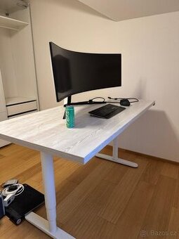 Pracovni stul - elektricky nastavitelna vyska