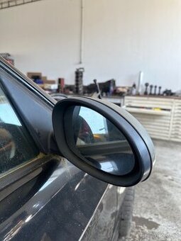 bmw e90 pravé elektronicky sklopné zrcátko