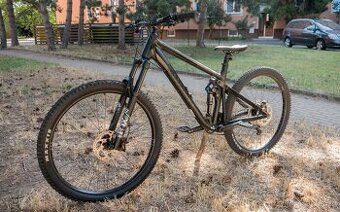 2022 ZÁNOVNÍ GHOST RIOT TRAIL ESSENTIAL