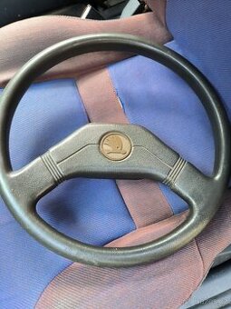 Škoda Favorit volant
