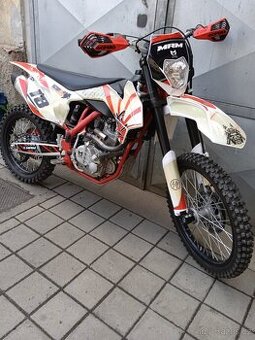 Moto 300 ccm/4-takt,replika KTM (zánovní moto)