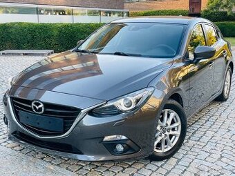 Mazda 3 2.0i BENZÍN 88KW AUTOMAT VÝHŘEV TAŽNÉ SENZORY