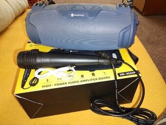 Bluetooth reproduktor s mikrofonem.