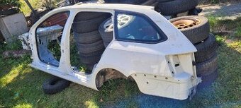 Prodám levy bok Octavia 3