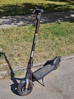 Elektrická koloběžka Ninebot by Segway F2 Pro E