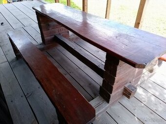 Masivní dřevěná lavice