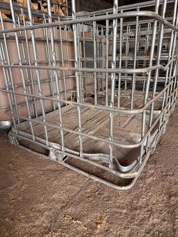 Prodám IBC klece (poničená paleta)