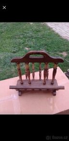 Starožitný stojan na noviny