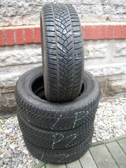 zimní pneu na S-Max 215.60.16 99H XL