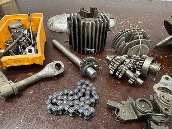 Predám DILY motoru JAWA Pionýr 550 555