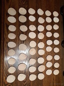 Dřevěné plátky z větví