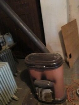 kamna Club na tuhá paliva