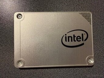 SSD Intel 120GB – 95 % zdraví – velmi málo používaný