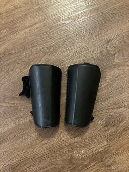 Dětské fotbalové chrániče Kipsta