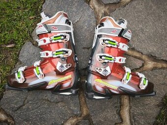 Nordica Speedmachine 120 vel 28, eur 43 pěkné lyžáky